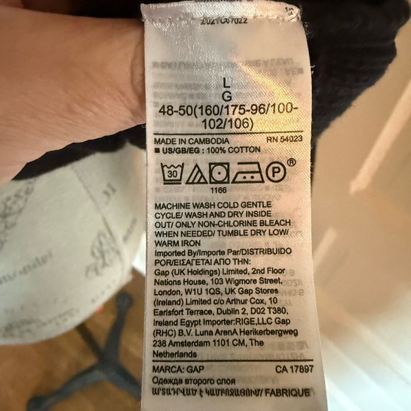 GAP Classic Black Turtleneck Sweater - Picture 6 of 6